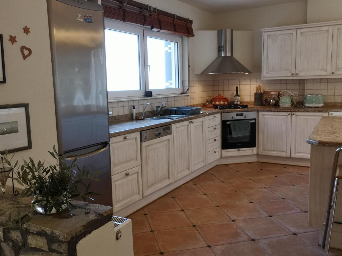 Villa Lir Tholos  Экстерьер фото